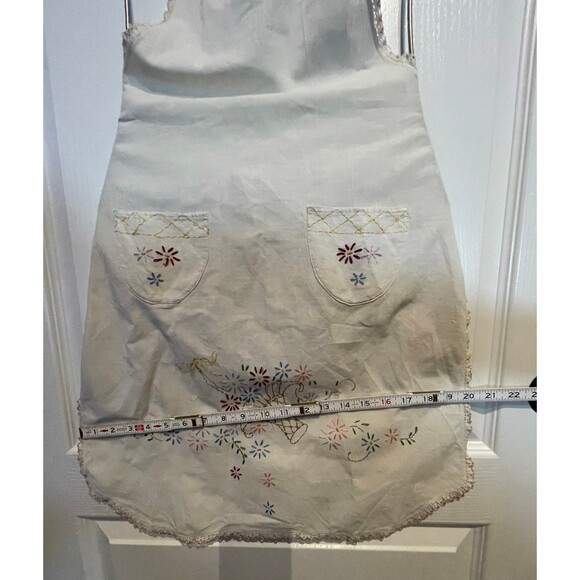 Vintage Embroidered Cream Colored Full Apron - Picture 6 of 12